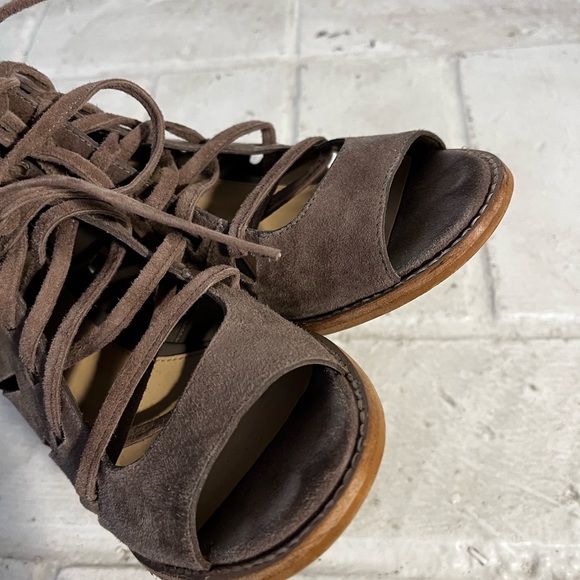 Vince Camuto Tressa Taupe Bootie Size 6.5 - Picture 7 of 11